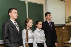 Бесіда на тему «Єдина родина в центрі України» у 11-Г класі