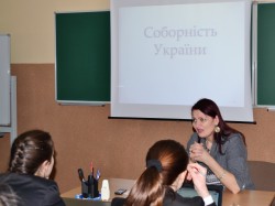 Інформаційна година «Соборність України» у 11-В класі