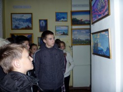Восьмикласники відвідали виставку «Держава світла»