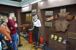 Учні 11-В класу відвідали пожежно-технічну виставку-музей