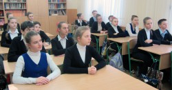 У 8 класі пройшла година спілкування «Єдина родина - єдина Україна» до Дня соборності України