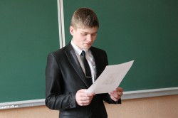 Інформаційна година «Славетні постаті України» у 10-В класі