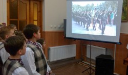 Дев&#180;ятикласники провели тематичну лінійку, присвячену 70-річчю вигнання нацистських окупантів із України