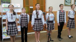 Учні 8 класу провели тематичну лінійку «Марко Кропивницький – фундатор українського професійного театру»