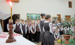 28 листопада 8 клас провів відкриту лінійку присвячену жертвам Голодомору 1932-33 років на Україні.